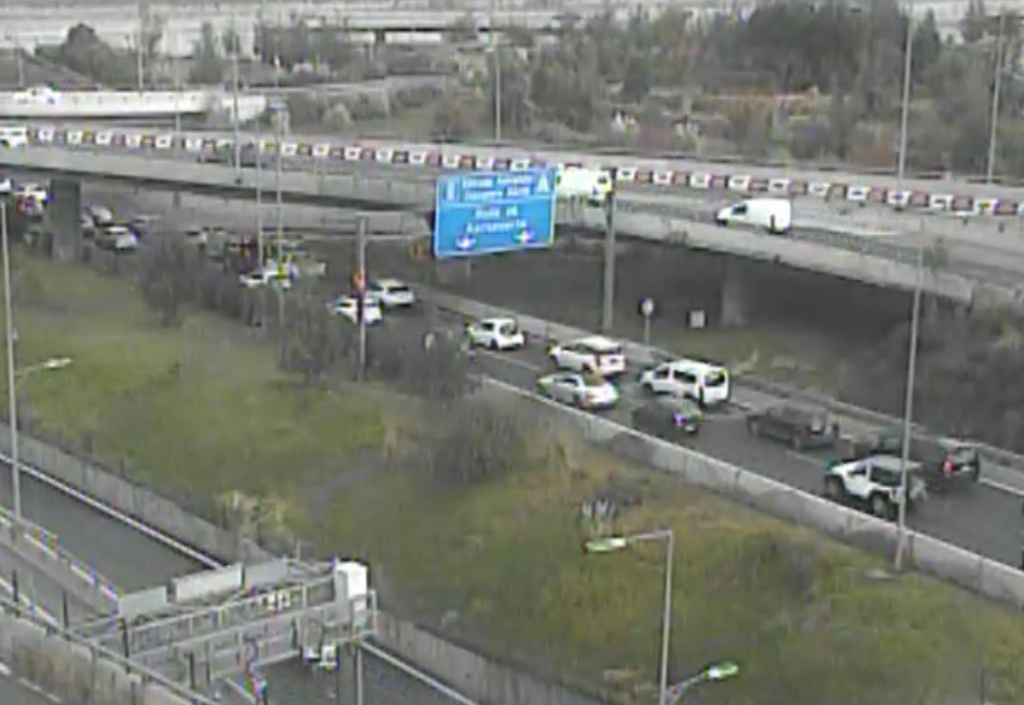 Choque en Costanera Norte genera enorme congestión y restricciones de pista en Santiago