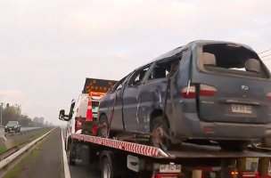 Dos muertos y seis heridos tras volcamiento de minibus en la Ruta 5 Sur