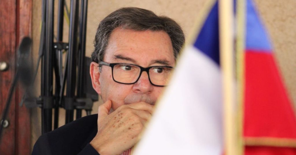 Ministro de Defensa participó en comisión del Senado en Arica y abordó desafíos de seguridad fronteriza