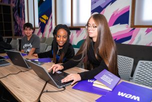 Escuela WOM: El nuevo programa que impulsa el desarrollo laboral de jóvenes técnico-profesionales