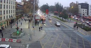 Tránsito complicado en Alameda: accidente genera desvíos y afecta a ciclistas