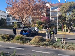 Choque de vehículos complica el tránsito en importante avenida de Providencia