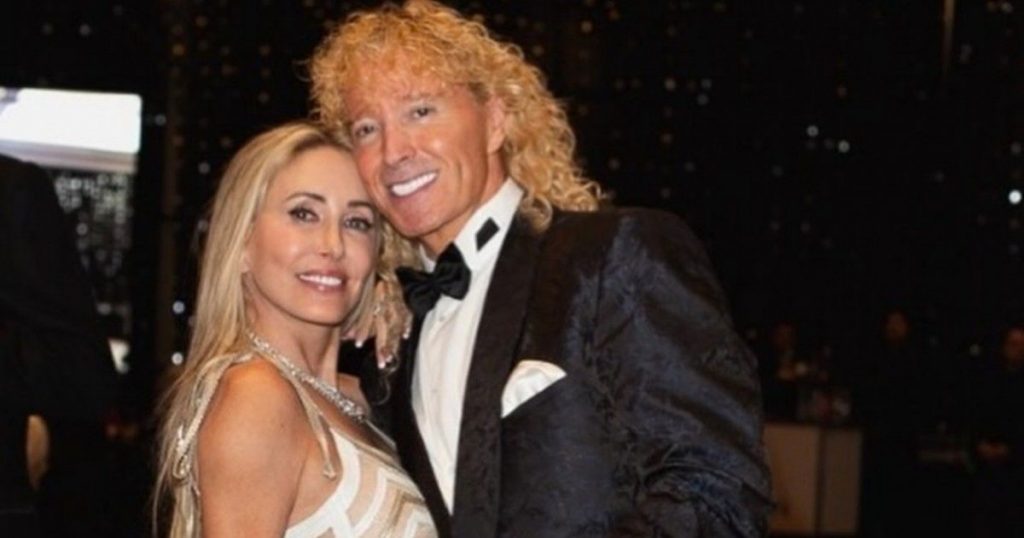 Esposa de Leonardo Farkas sorprende con llamativo mensaje en medio de polémica con Claudia Schmitd