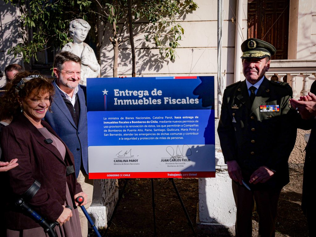 Bomberos recibe nueve inmuebles fiscales en el Día Nacional del Bombero