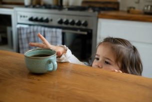 Más del 50% de los accidentes infantiles ocurre dentro del hogar: estas son las claves para evitarlos