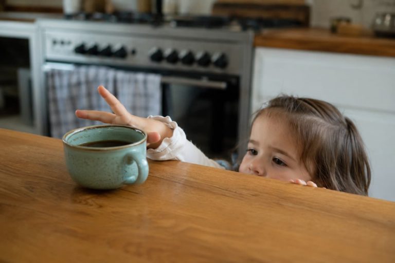 Más del 50% de los accidentes infantiles ocurre dentro del hogar: estas son las claves para evitarlos