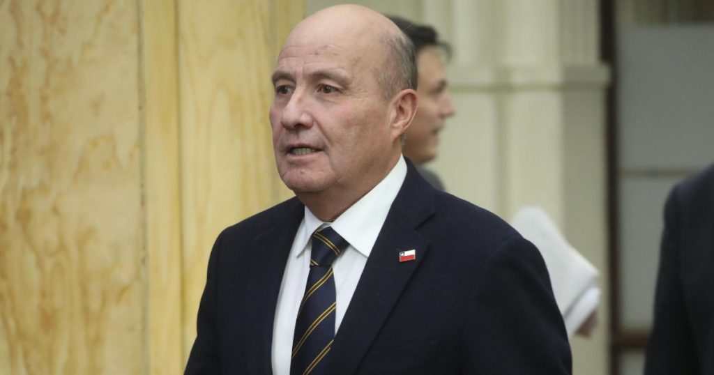 Quiroz atribuye caída del Imacec a problemas en Codelco y reafirma meta de crecimiento económico
