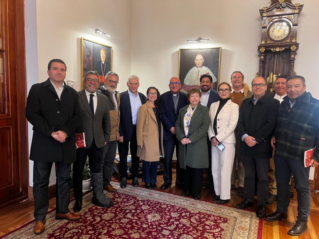 Dirigentes políticos respaldan llamado del cardenal Chomalí por una sociedad más solidaria