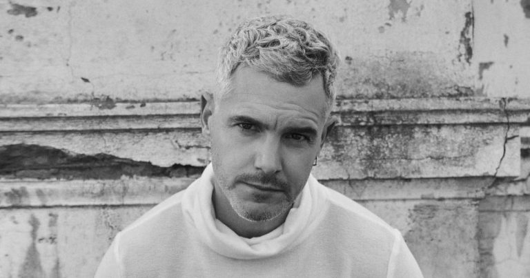 Ricardo Fernández hizo dura autocrítica y recordó el histórico beso censurado: 