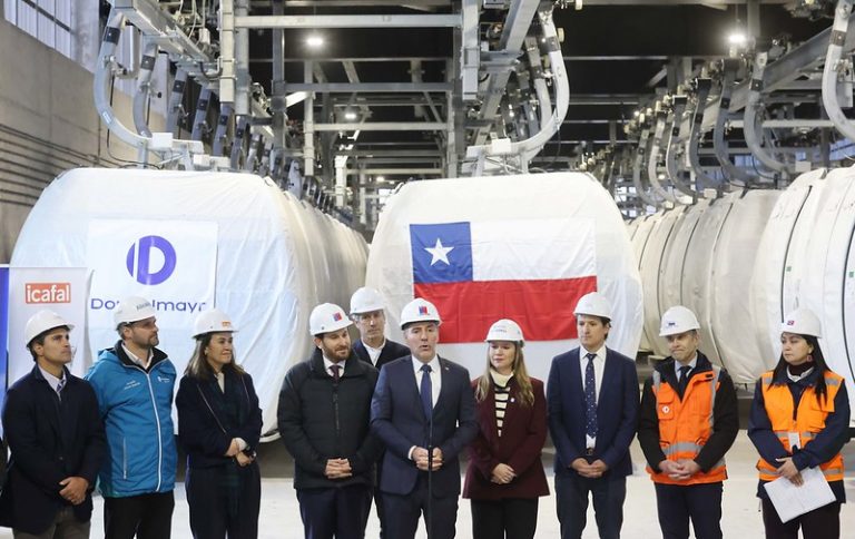 Avanza el Teleférico Bicentenario: instalan 121 cabinas que conectarán Santiago en 13 minutos