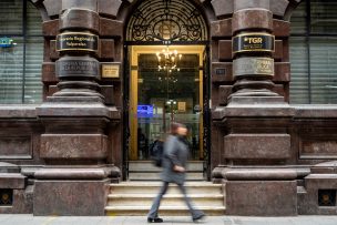 Nuevo revés para deudores CAE: Corte de Valparaíso ratifica legalidad de embargos de TGR