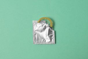 SERNAC e ISP alertan por venta de condones sin registro sanitario vigente: revísalos acá