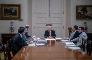 Presidente Kast sostiene reunión de coordinación con ministro de Seguridad antes de iniciar gira por Uruguay y Paraguay