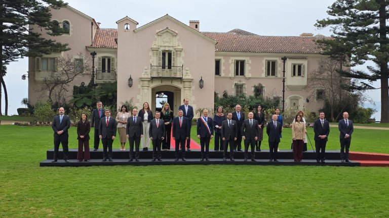Presidente Kast reunió a sus ministros en tradicional foto oficial previa a la Cuenta Pública