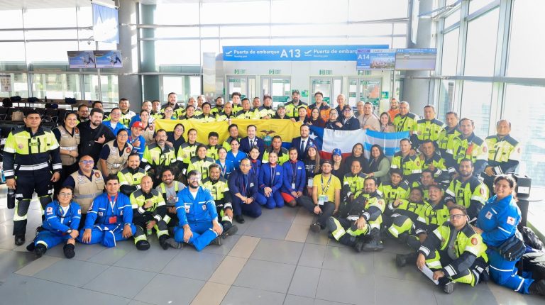 Avión Solidario de LATAM llega a Venezuela con 163 rescatistas y 100 toneladas de ayuda humanitaria