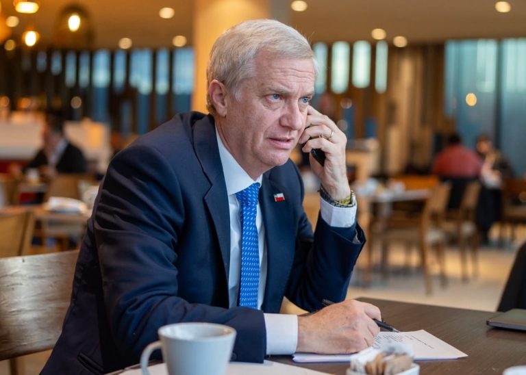 Presidente Kast confirma contacto con Delcy Rodríguez y envío de ayuda tras terremotos