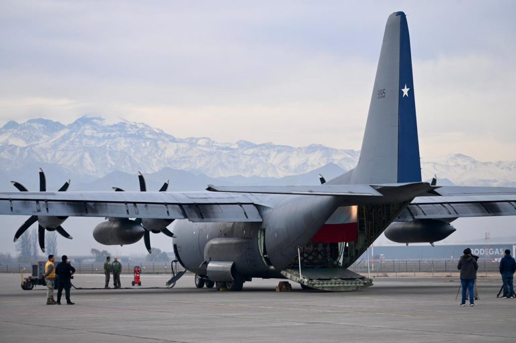 Gobierno de Chile envía segundo vuelo con ayuda humanitaria a Bolivia