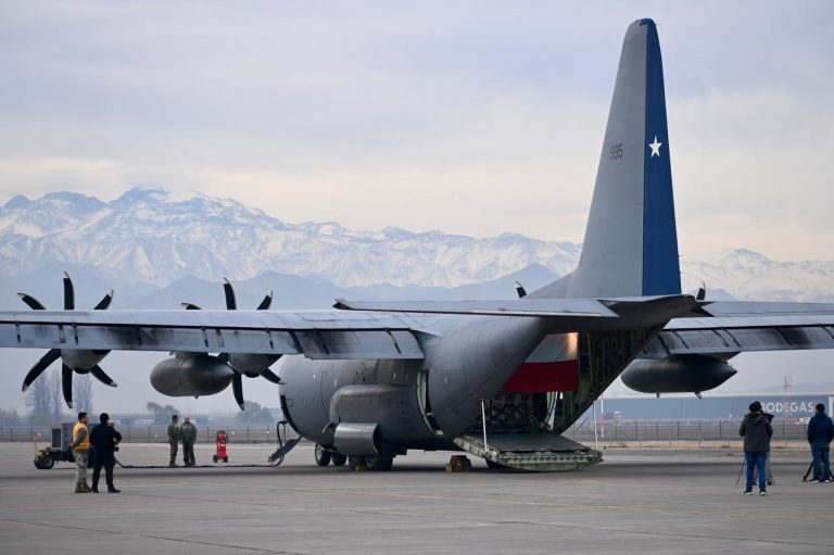 Gobierno de Chile envía segundo vuelo con ayuda humanitaria a Bolivia