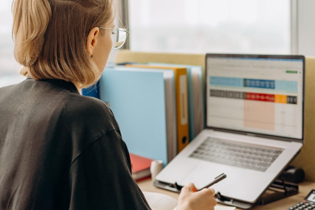 Software ERP: cómo evitar retrasos en compras, inventario y facturación