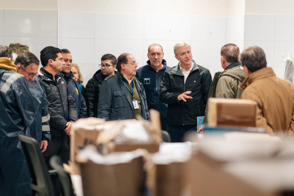 Presidente Kast inspecciona daños en Hospital de Ovalle y confirma apoyo con hospital de campaña