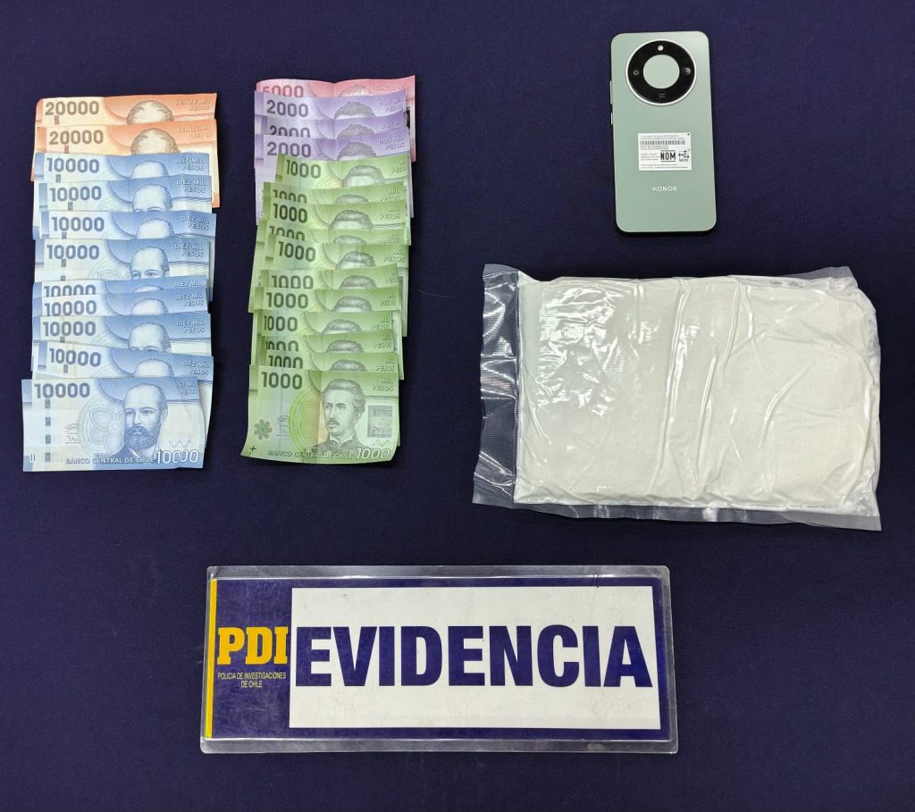 Perro detector “Koda” permitió incautar droga a dos ciudadanos peruanos en la frontera