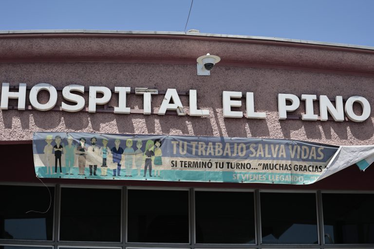 Escolar de 16 años muere tras ser apuñalado en riña al interior de liceo en San Bernardo