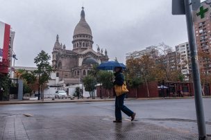Meteored anticipa varios días de lluvia en Santiago: revisa cuándo caerán las precipitaciones
