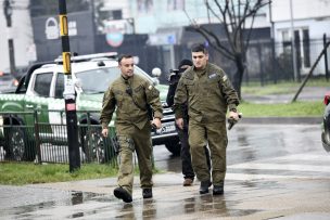General Araya visita a carabineros heridos en Valdivia: uno permanece en riesgo vital tras operación