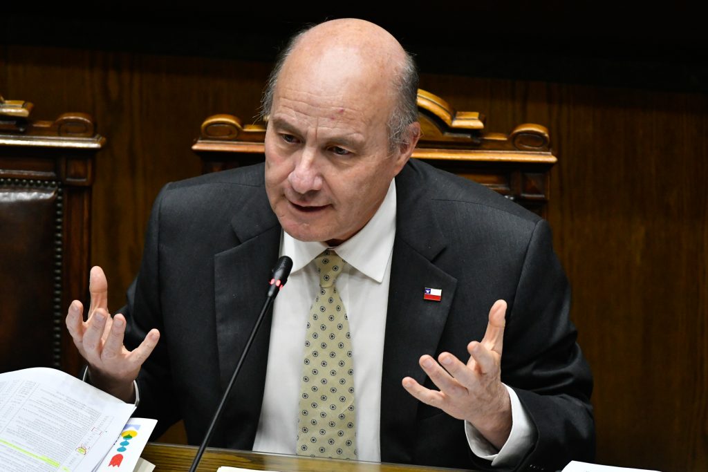 Ministro Quiroz y aprobación de megarreforma en el Senado: “Chile necesita crecer y este proyecto lo hace posible”
