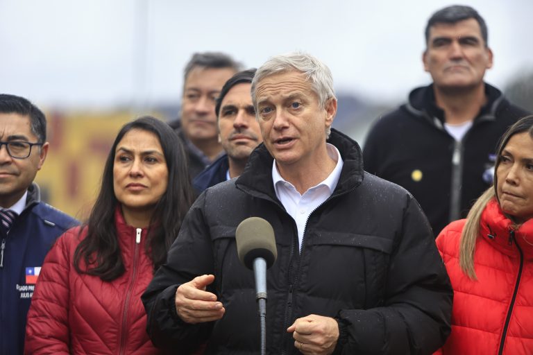 Presidente Kast se reúne con alcaldes y recorrerá zonas afectadas por las lluvias en Atacama