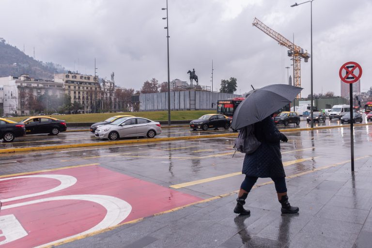 DMC pronostica chubascos para este sábado en la Región Metropolitana