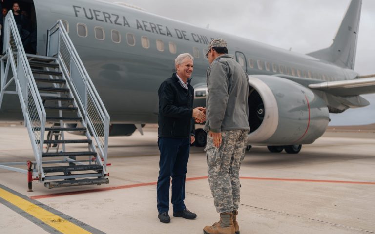 Presidente Kast confirma apoyo a Atacama: reforzarán puente aéreo y anuncia foco en rescates