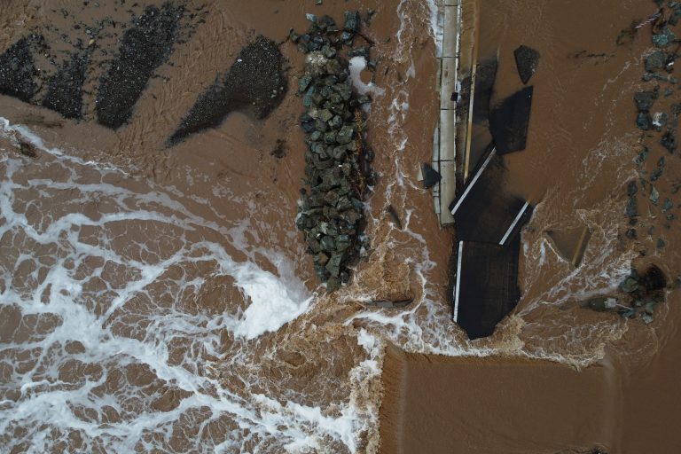 Gobierno declara emergencia agrícola en tres regiones por daños del sistema frontal