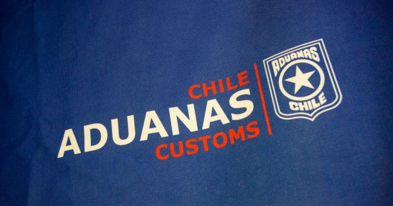 Desbaratan red que intentó sacar de Chile más de un millón de monedas de $10 ocultas en cargamento a China
