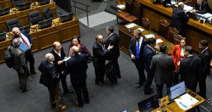 Gobierno retira urgencia y Senado aplaza votación del informe de Comisión Mixta por megarreforma