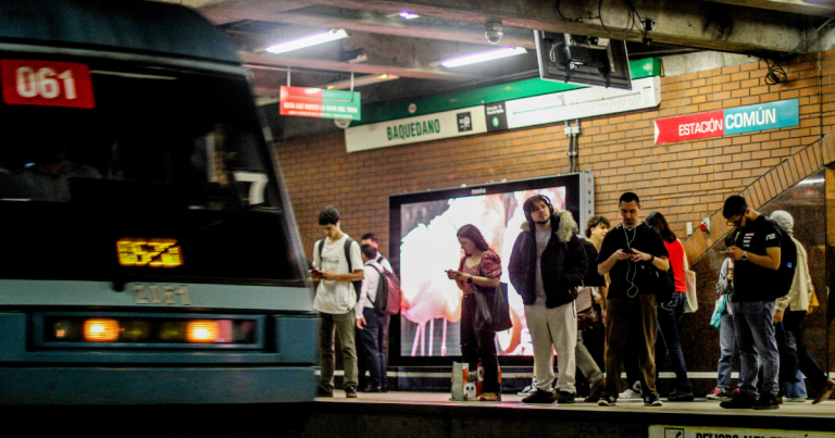 Metro de Santiago confirma servicio parcial en Línea 5 este martes: revisa las estaciones disponibles