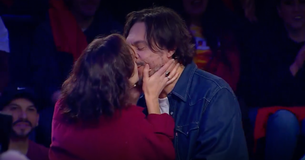 “No he dejado de pensar en este nombre”: el romántico momento de Mauricio Jürgensen y Luciana Echeverría en “Dale Play”