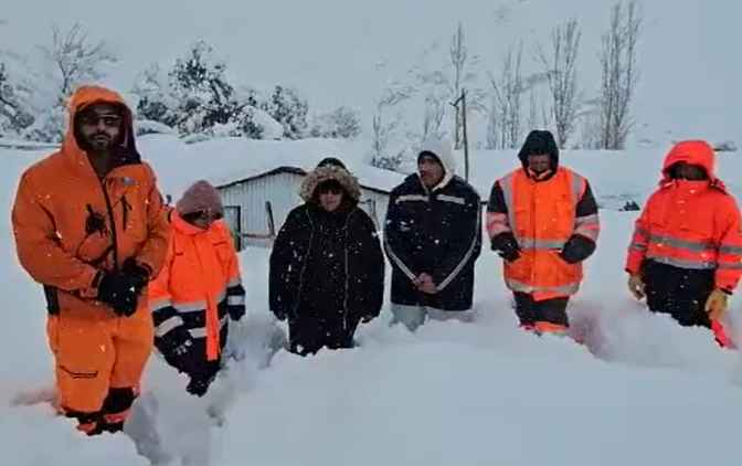 VIDEO | Dramática emergencia en Junta de Valeriano: piden evacuación aérea por nieve y avalanchas