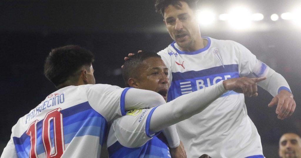 Universidad Católica mantiene su campaña perfecta en Copa Chile tras remontar contra Deportes Copiapó