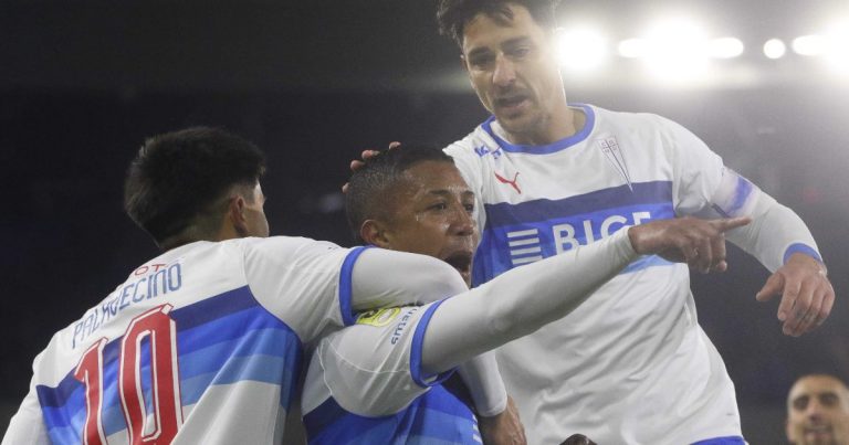 Universidad Católica mantiene su campaña perfecta en Copa Chile tras remontar contra Deportes Copiapó
