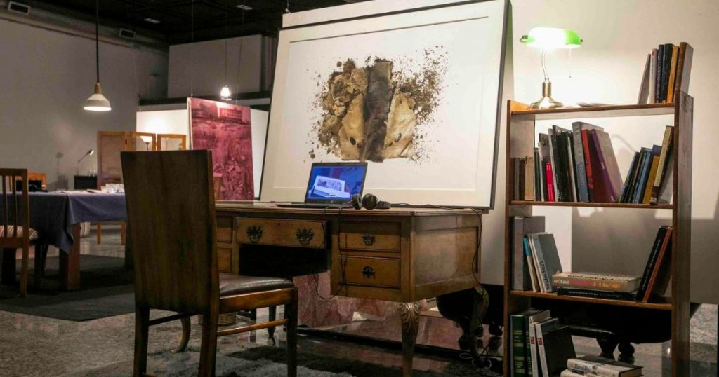 Sala de Arte CCU presenta “Como en casa”, una exposición que acerca el arte a la vida cotidiana
