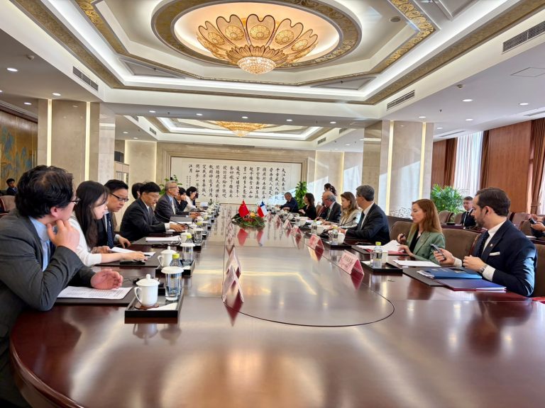 Chile y China fortalecen su cooperación con nuevos acuerdos en ciencia, educación y tecnología