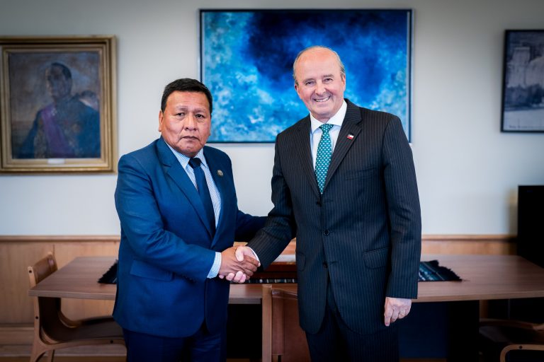 Chile y Bolivia avanzan en agenda migratoria y acuerdan fortalecer la cooperación consular