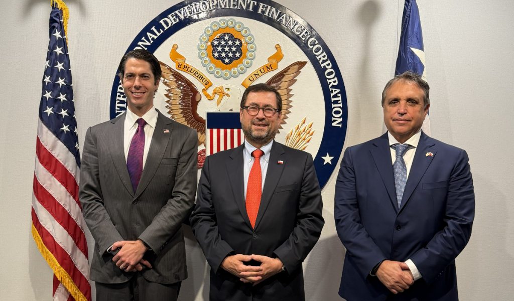 Canciller promueve la inversión en Chile ante agencia de EE.UU. que financia proyectos en el exterior