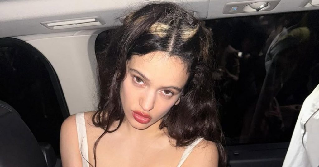 Rosalía sorprende en Santiago antes de sus conciertos: visitó conocido local durante su estadía en Chile