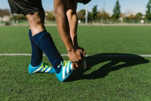 Cuando la fiebre del Mundial nos motiva: cómo prevenir lesiones al volver al deporte