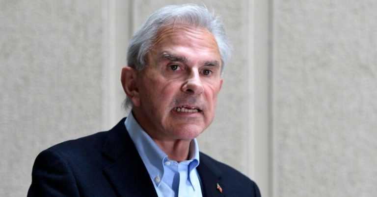Senador Moreira respalda a Paulina Núñez: 