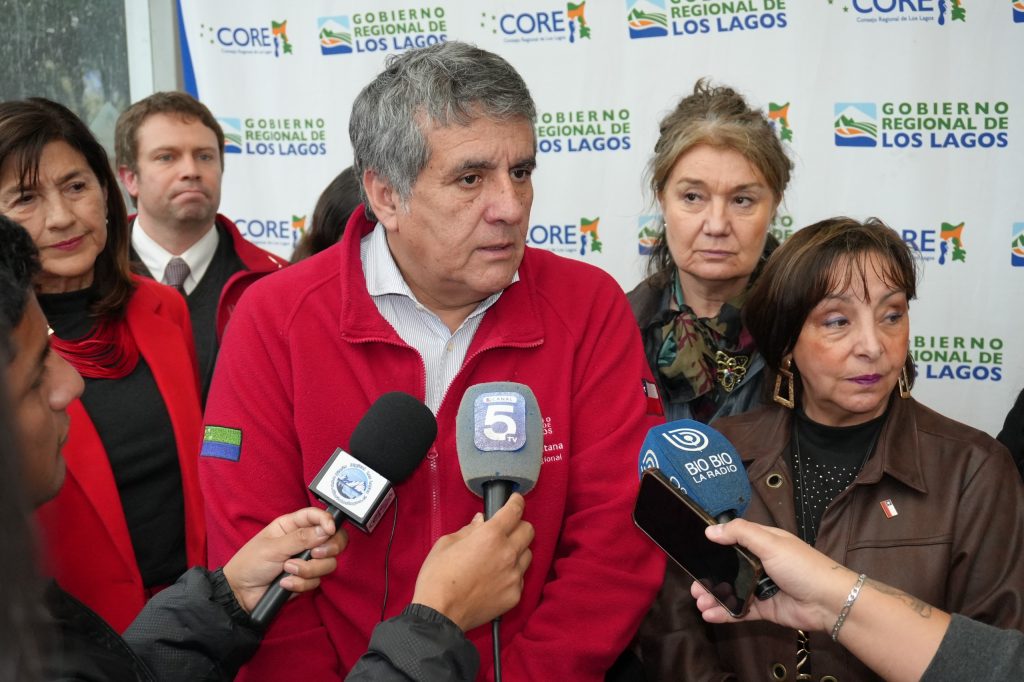 Gobernador de Los Lagos anuncia plan para crear 5.600 puestos de trabajo