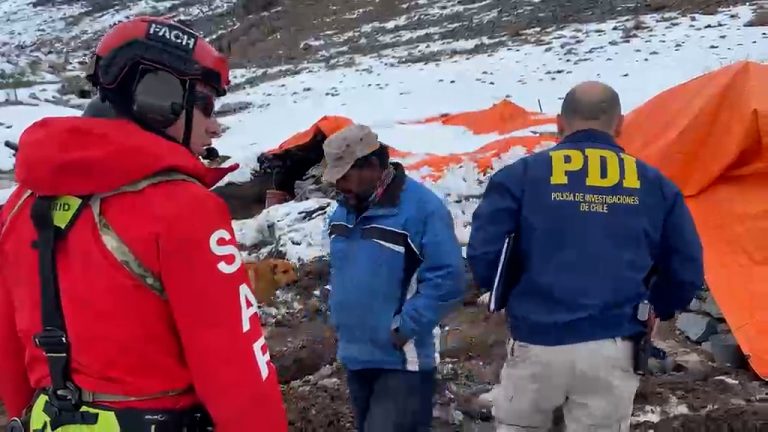 PDI y FACh hallan con vida a dos desaparecidos en sector cordillerano de Alto del Carmen