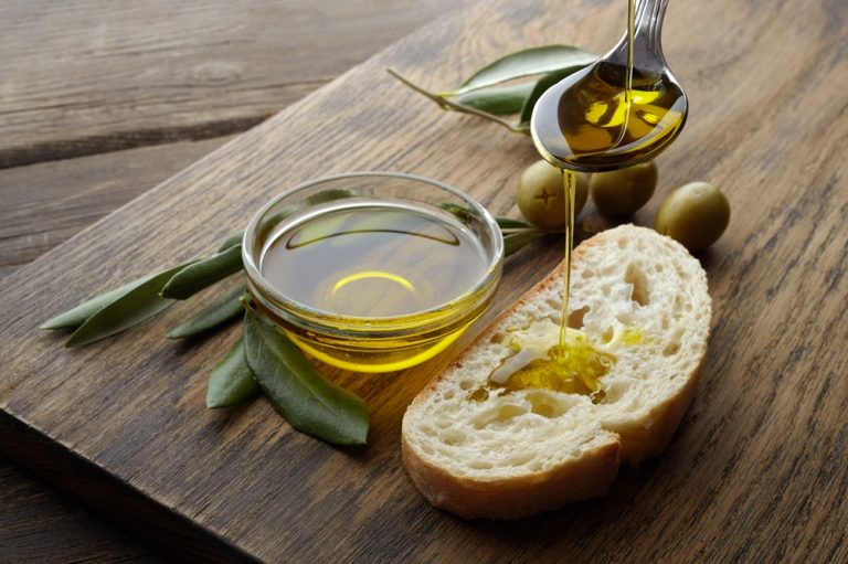 Aceite de oliva: los beneficios para el corazón y la cantidad ideal para consumir cada día